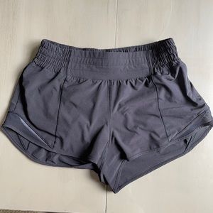 Lululemon hotty hot high-rise shorts 2.5” size 6